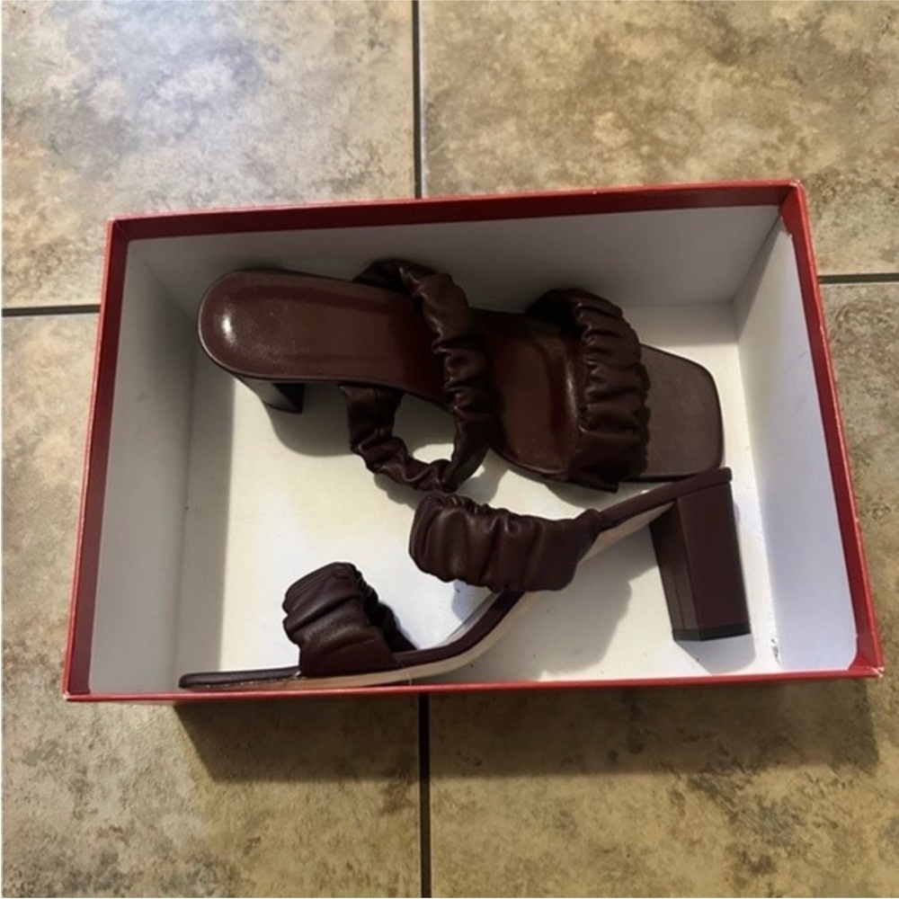 NIB Staud Frankie Ruched Bordeaux Sandal - Picture 3 of 3